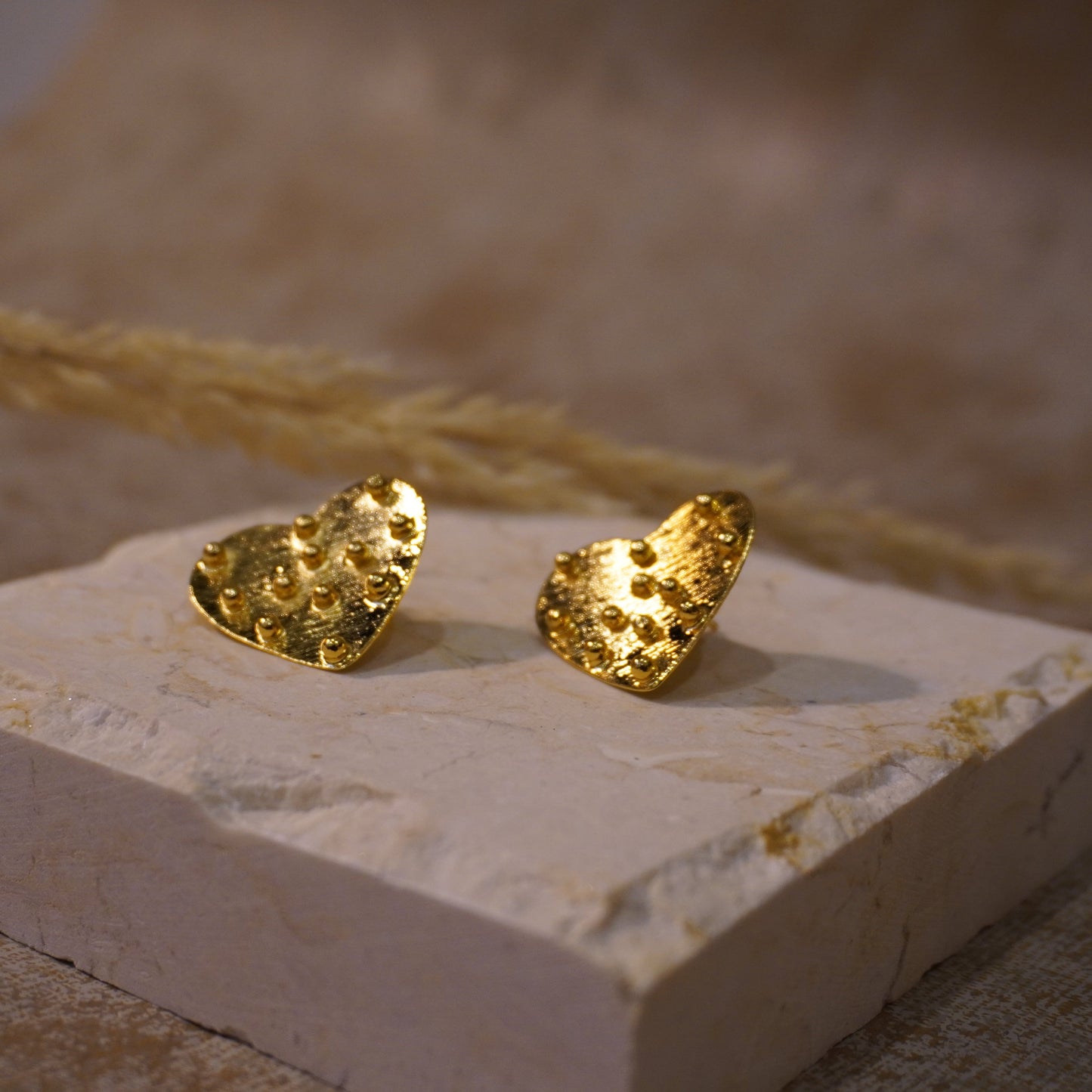 Amore Studs