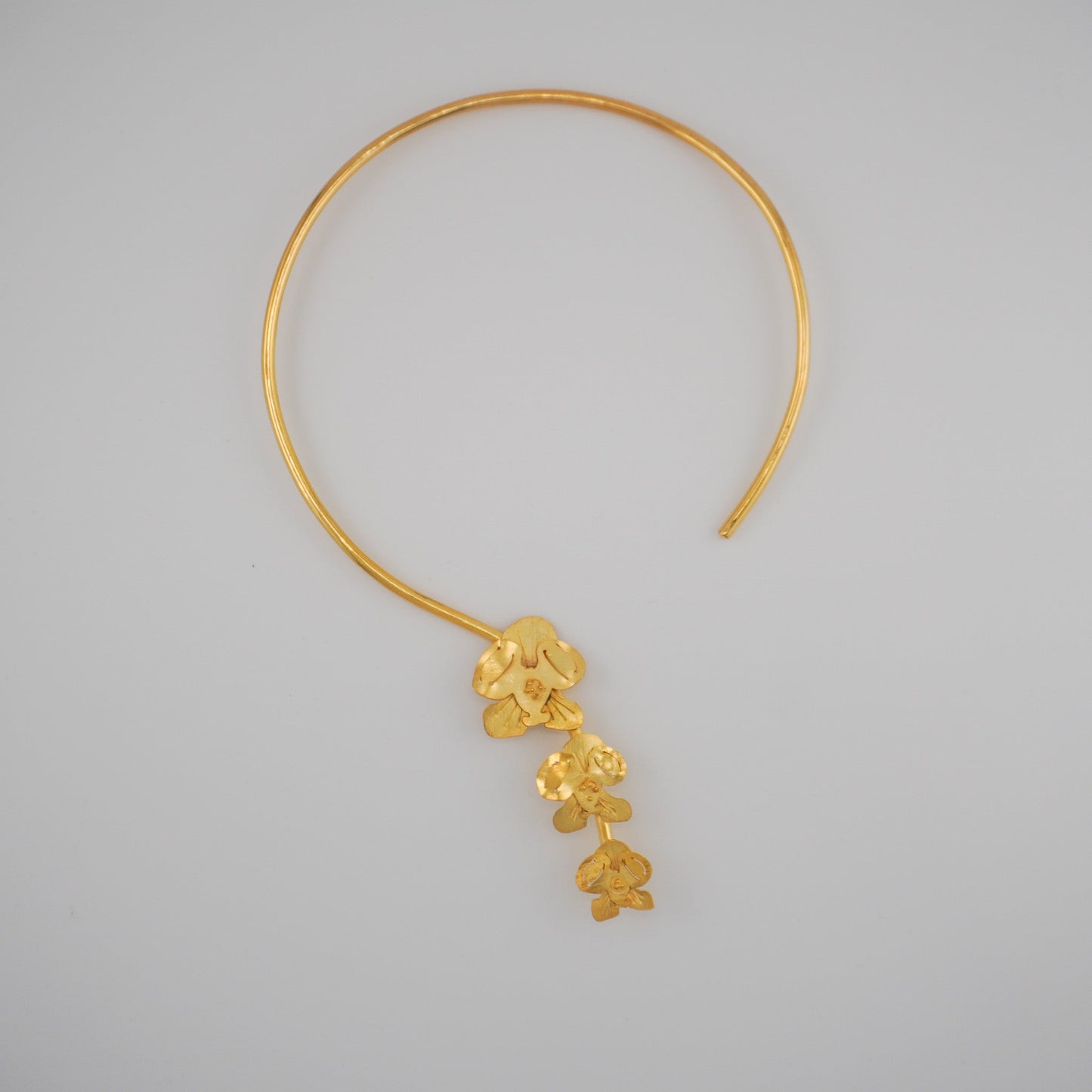 Cattleya Drop Choker