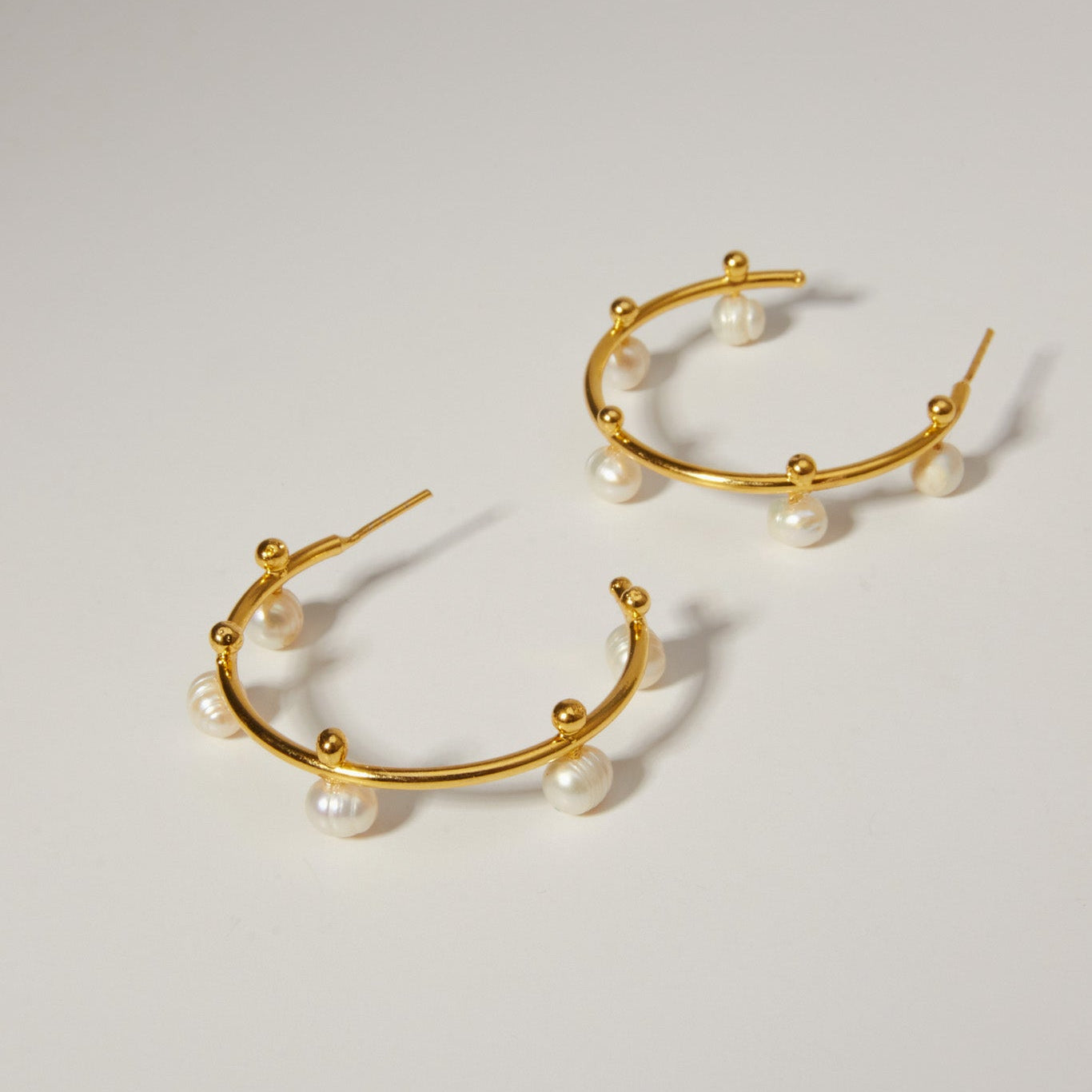 Luna Pearls Hoops