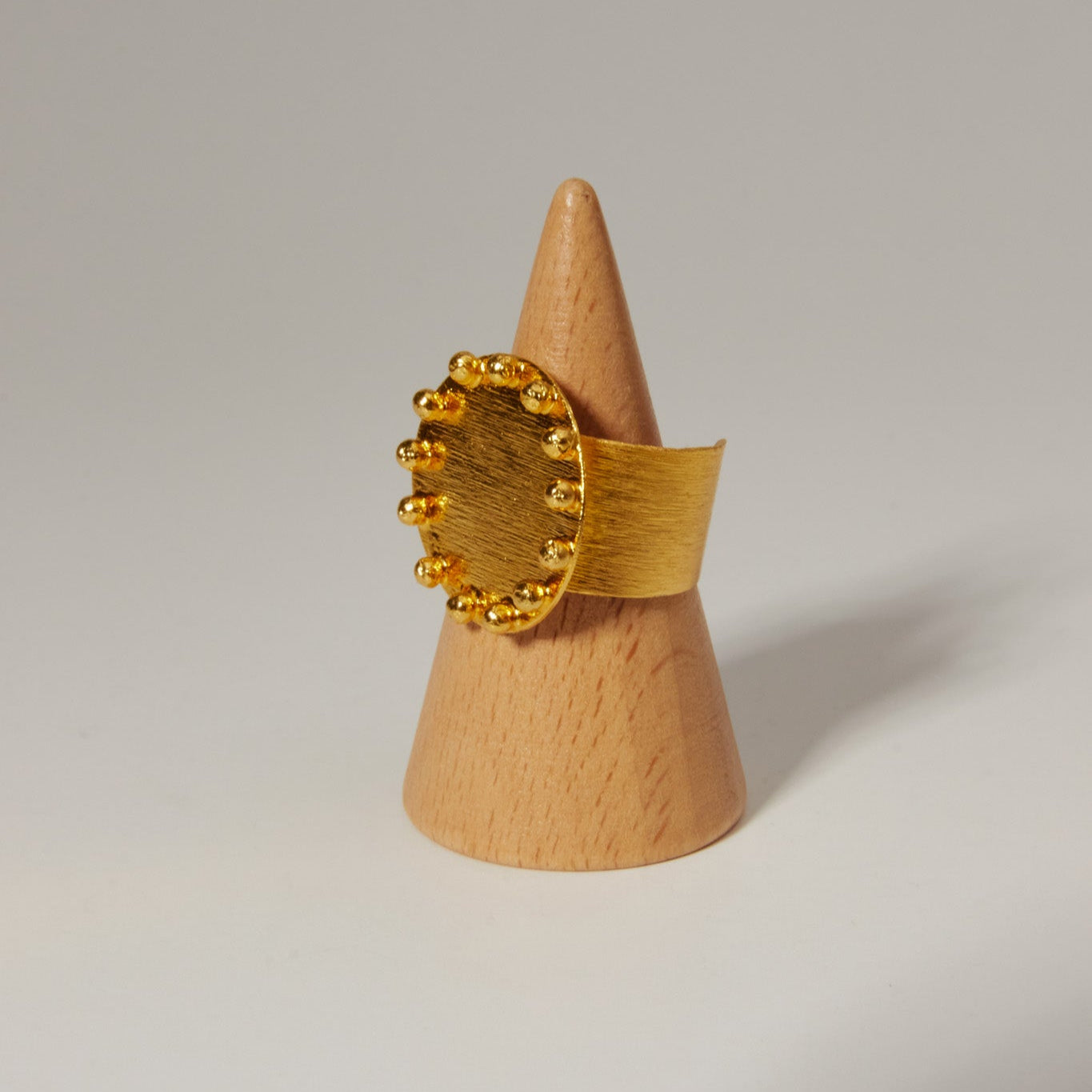 Circles ring